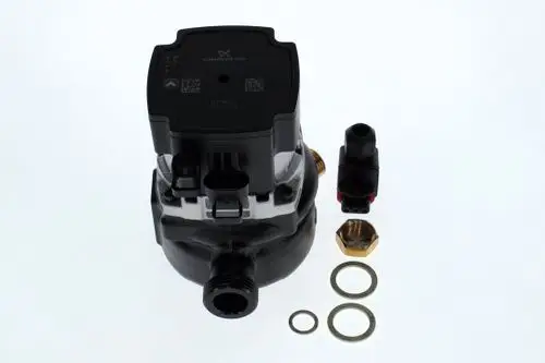 Bosch-Pumpe mit schwarzem Gehäuse und elektrischem Anschluss, umgeben von einer Mutter, Dichtungen und einem weiteren Anschlussstück auf hellem Hintergrund.